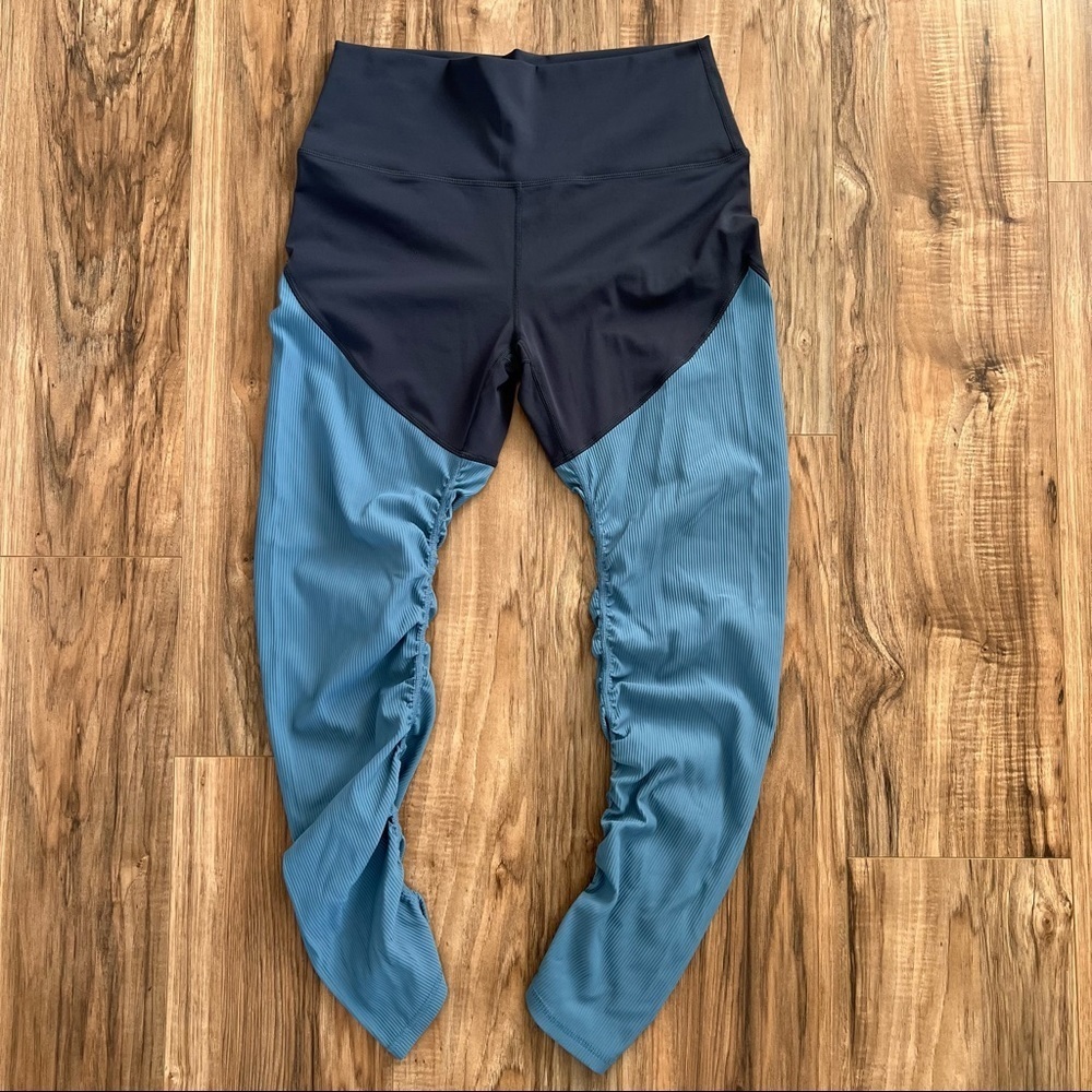 🦊NWOT Zyia Storm Parallel Luxe Leggings​​​ - Picture 3 of 10